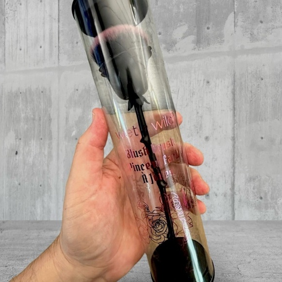 New✨Wet ‘N Wild Rebel Rose Makeup | Limited Edition Collection - Picture 4 of 13